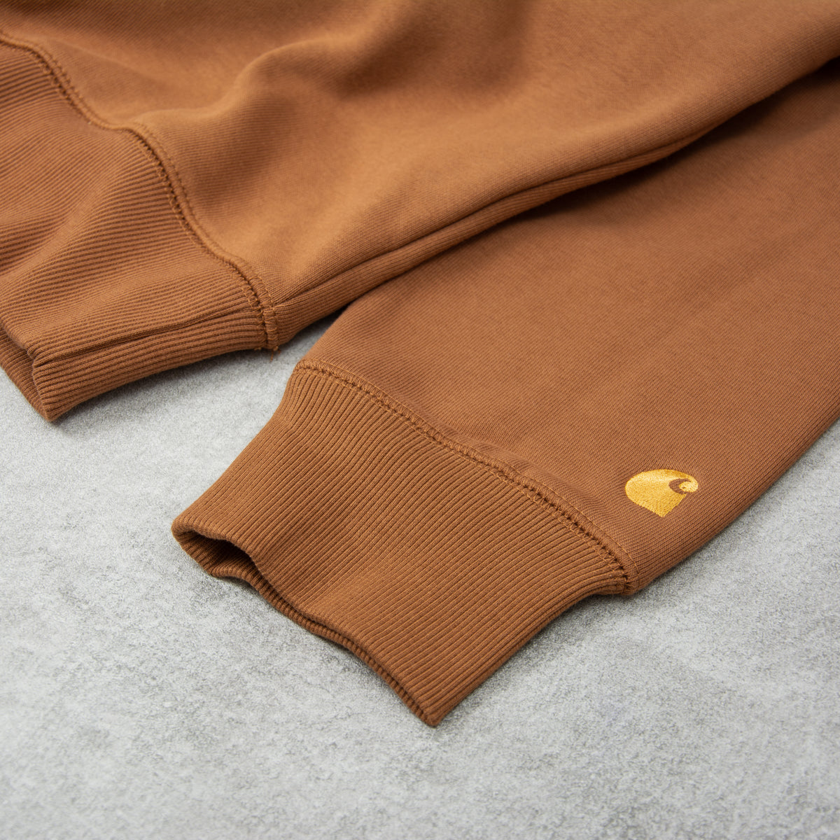 Carhartt chase sweatshirt hamilton brown hotsell