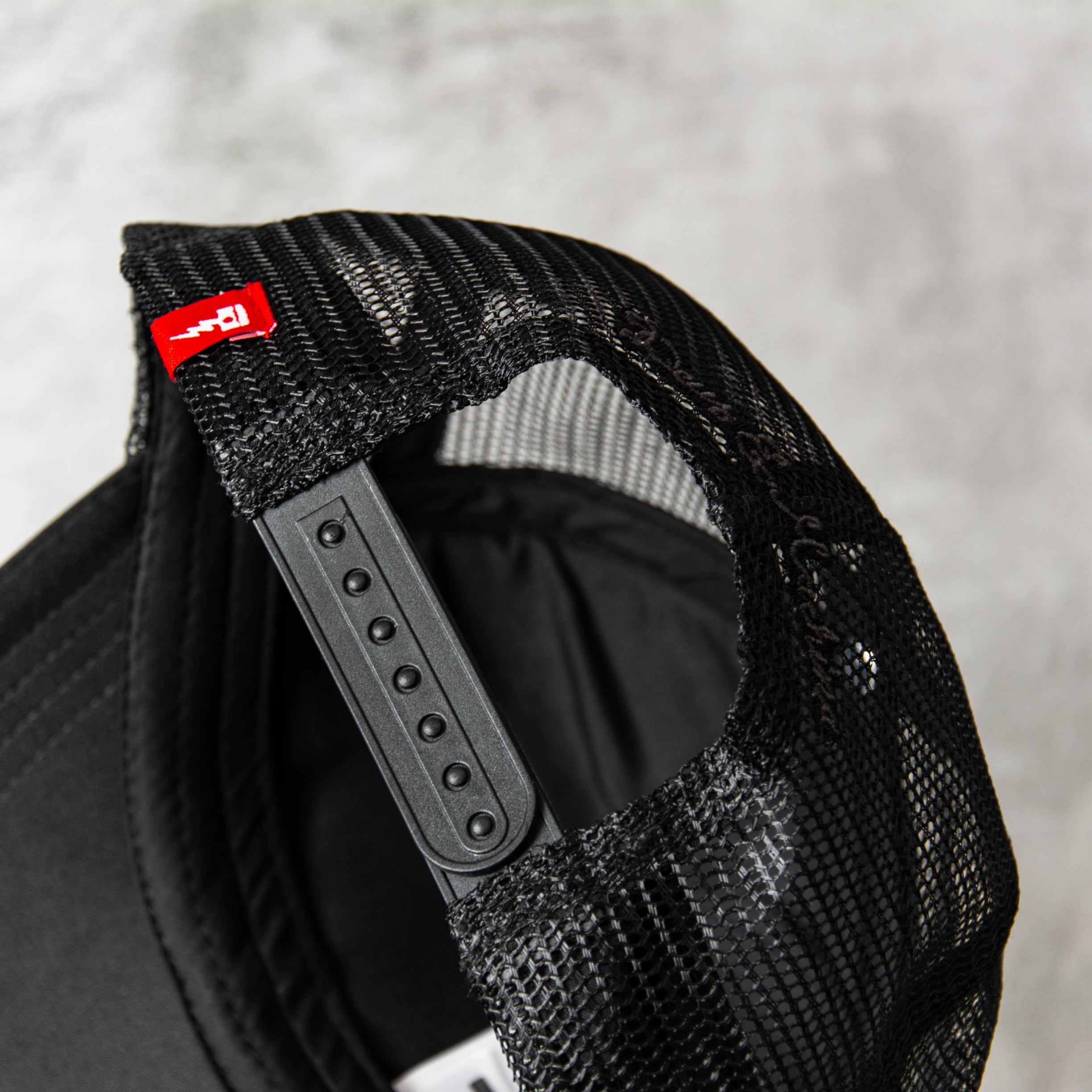 DEUS Baylands Trucker cap - Black-Grey - €34,95