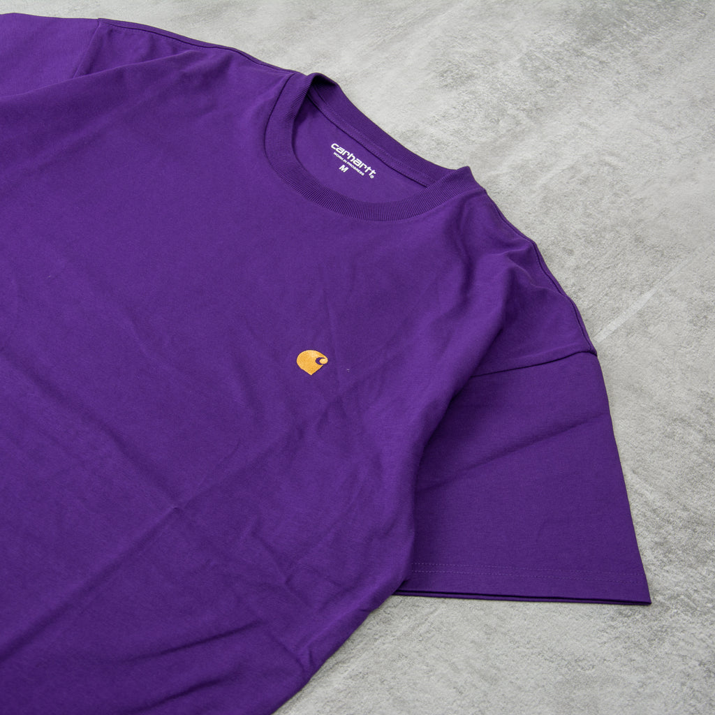 Carhartt WIP Chase S/S Tee - Tyrian / Gold 2