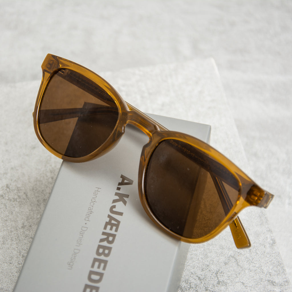 A Kjaerbede Bate KL1910-15 Sunglasses - Smoke Transparent 2