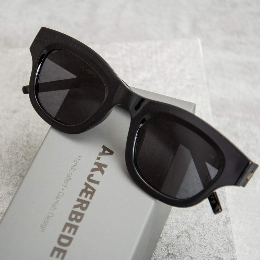 A Kjaerbede Lane KL2412-003 Sunglasses - Black 2