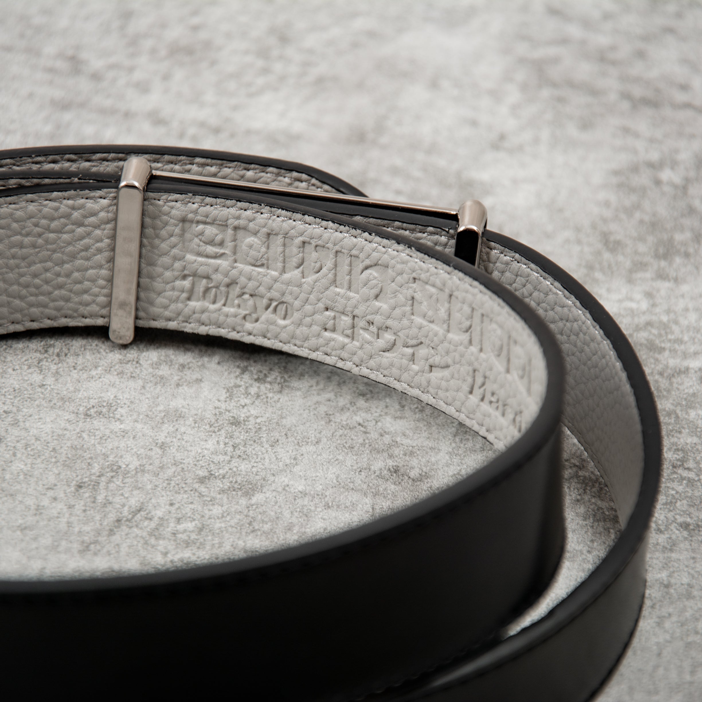 By the Edwin Reversible Belt - Black / Grey online @Union Clothing