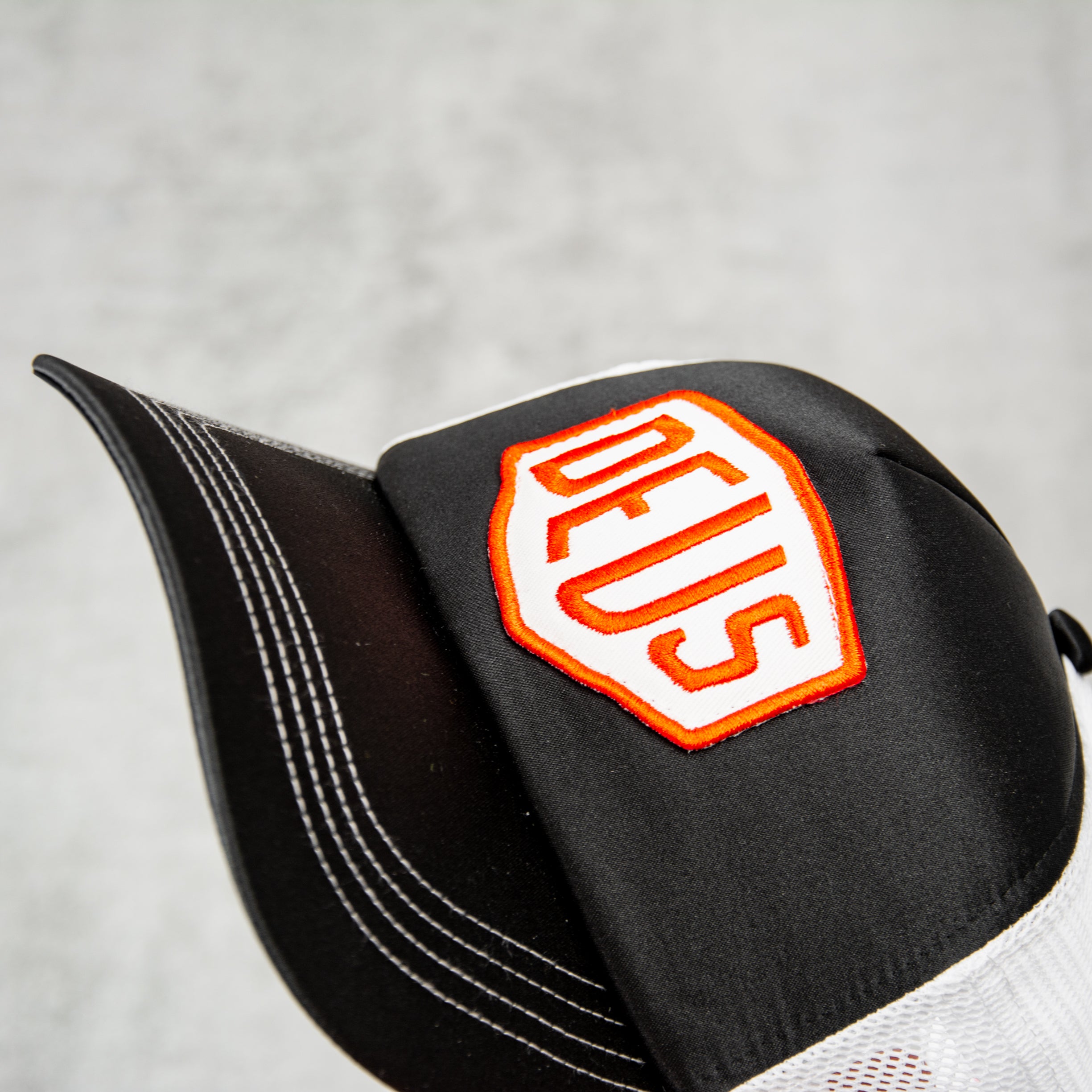 【新品・送料無料⁉️】DEUS SLIP STREAM TRUCKER BLACK