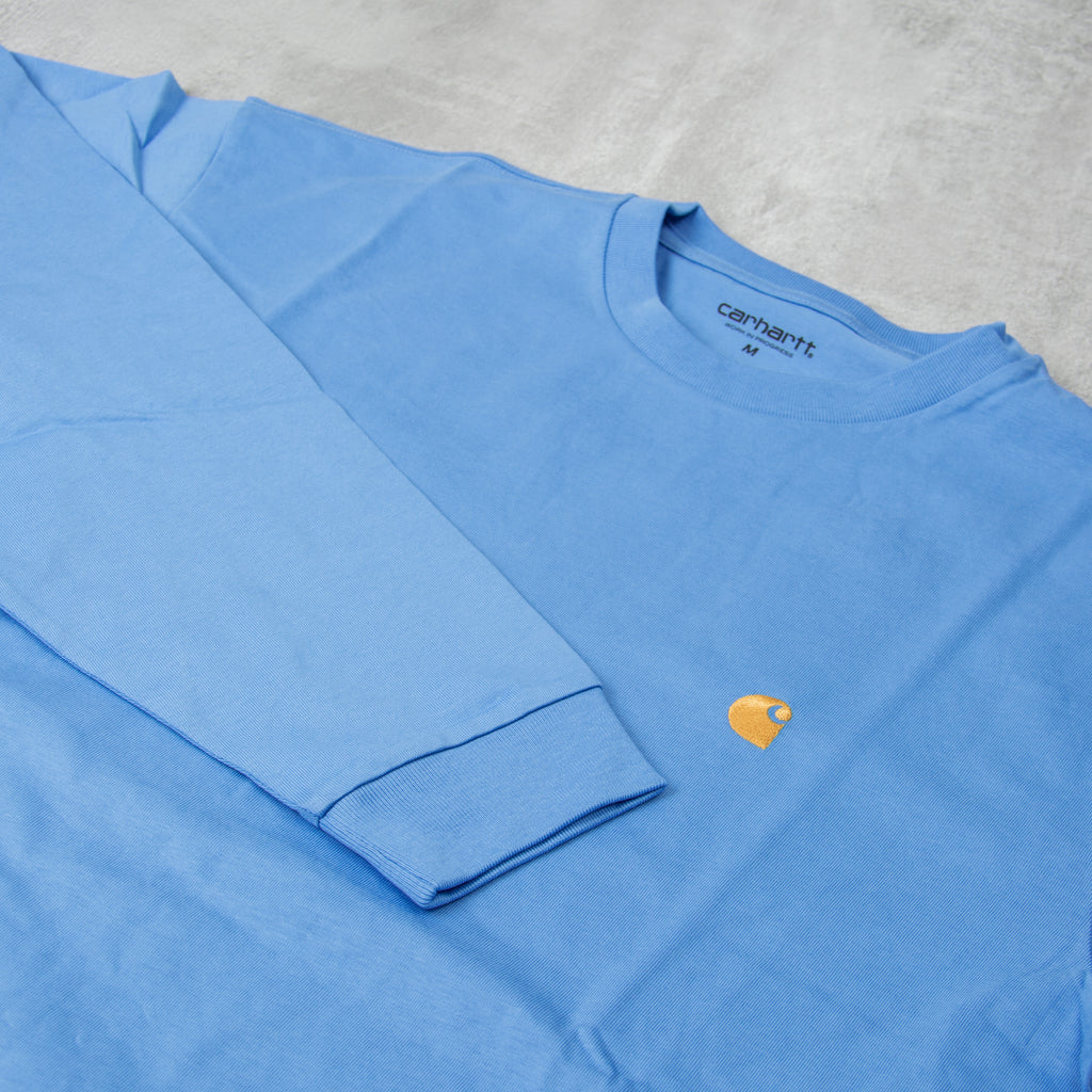 Carhartt WIP Chase L/S Tee - Piscine / Gold 1
