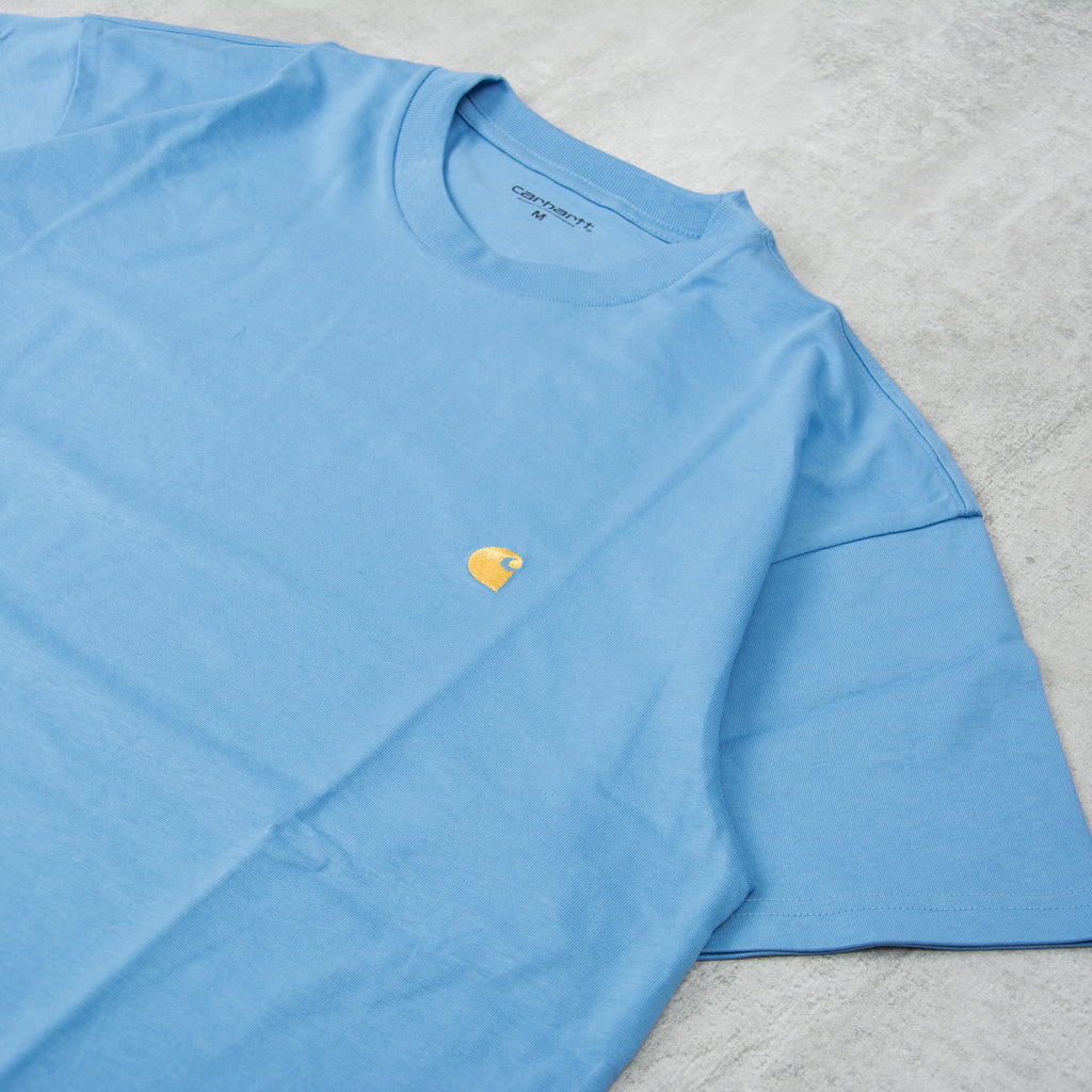 Carhartt WIP Chase S/S Tee - Piscine / Gold 2